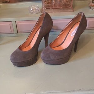 Kelsi Dagger grey suede stilleto pumps